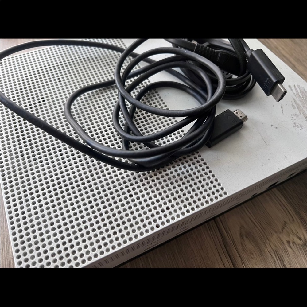 Used Xbox - Picture 4 of 5